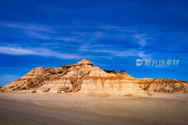 拉斯巴迪纳斯雷亚尔沙漠山脉干旱景观在纳瓦拉西班牙