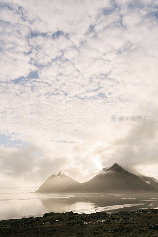 韦斯特拉霍恩山脉的海景