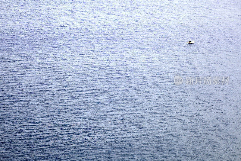 海景、水面、渔船。