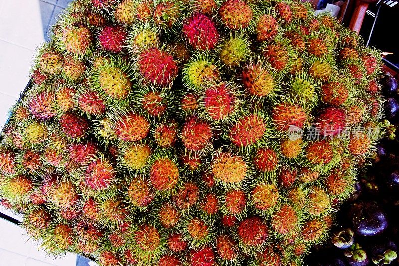 红毛丹堆-曼谷水果市场。