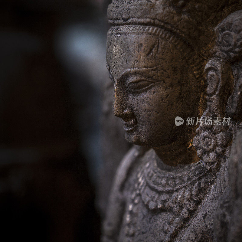 佛像拍摄于Swayambhunath，猴寺