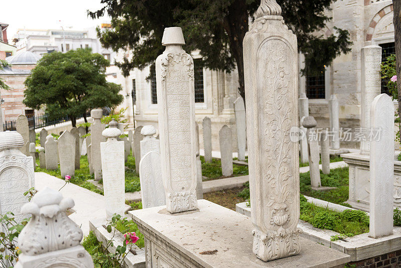 土耳其伊斯坦布尔公墓的奥斯曼墓碑