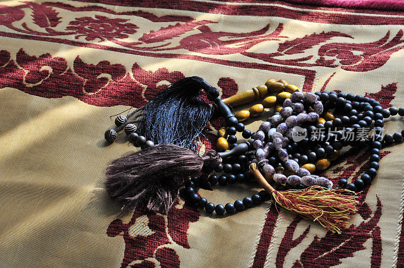 念珠和祈祷地毯