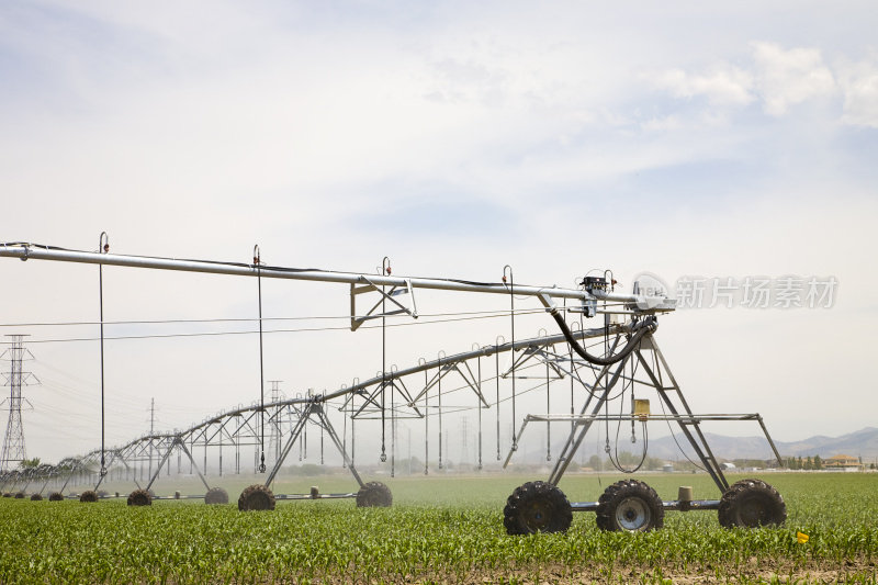 玉米田灌溉设备
