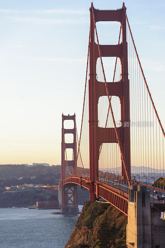 旧金山金门大桥的日出