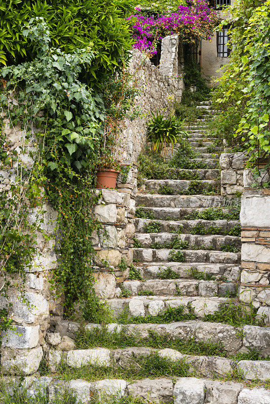 法国普罗旺斯的台阶和楼梯