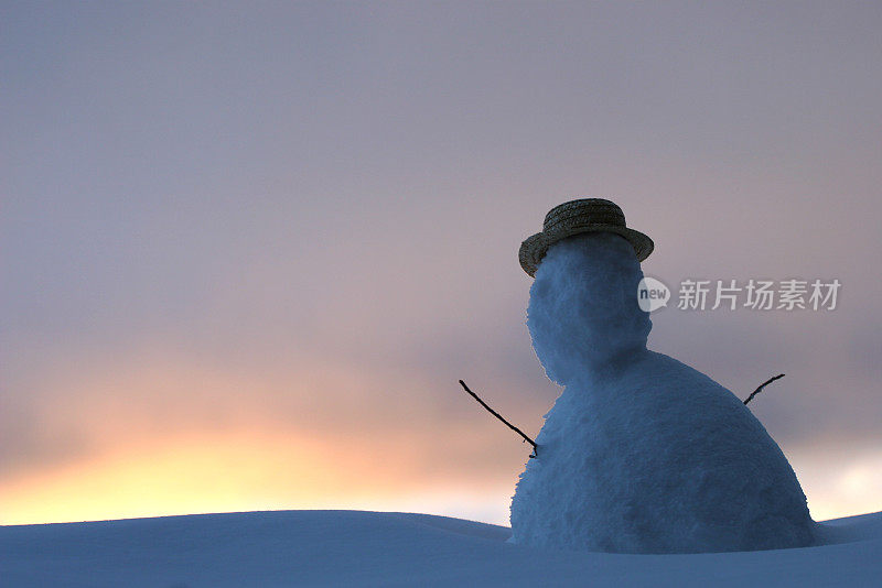 雪人日出时