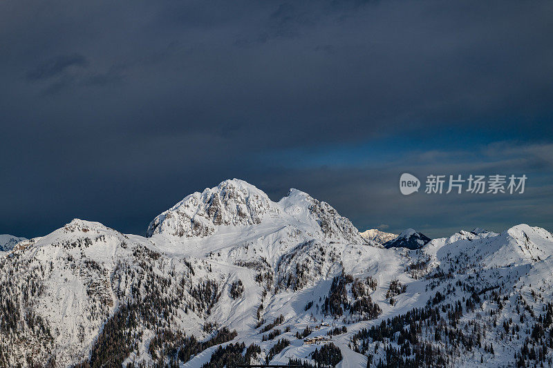 冬季观看加特纳科菲尔山，纳斯菲尔德，卡尼阿尔卑斯山，奥地利