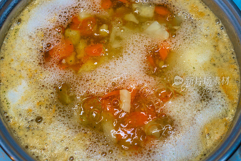 锅里的蔬菜汤
