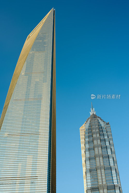 SWFC，左边是上海环球金融中心，右边是金茂大厦。