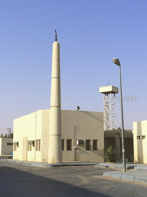 沙特阿拉伯一个加油站的清真寺