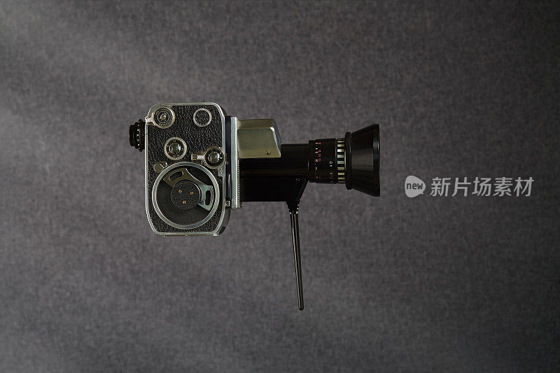 老式模拟8mm摄像机在灰色背景