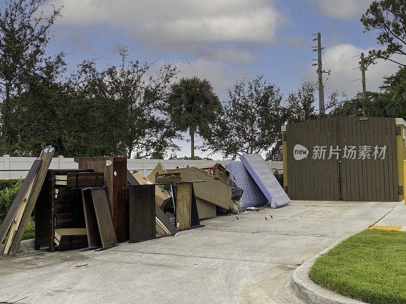 多户住宅的垃圾箱区