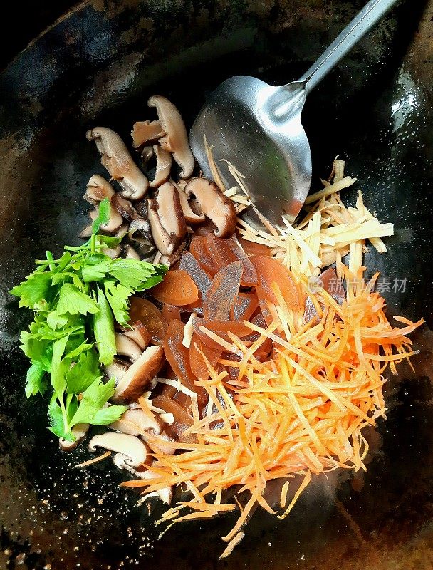 炒豆腐，芋头和香菇-素食节。