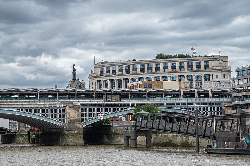 黑衣修士铁路桥，伦敦，英国