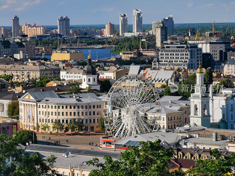 从空中俯瞰基辅。乌克兰的城市景观。