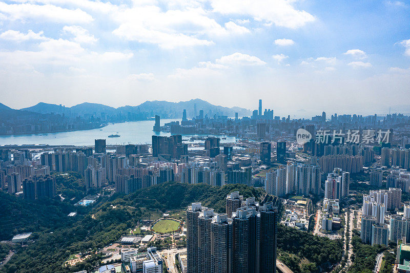 鸟瞰香港九龙的现代建筑外观