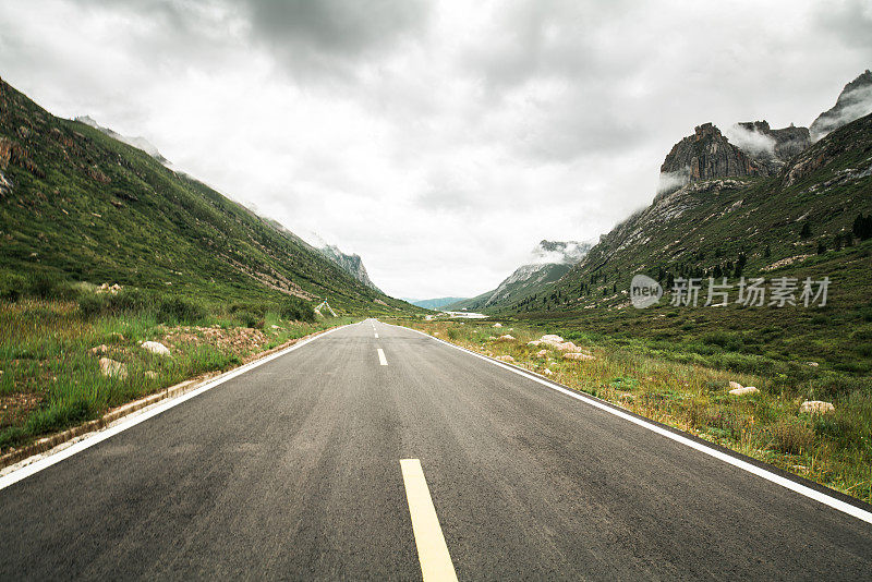 中国连宝业泽的山路