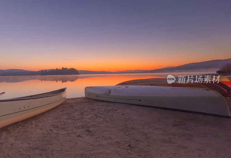 两江湖的日出