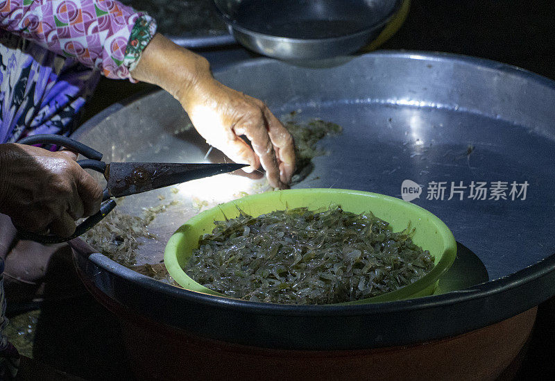 越南豪江省湄公河三角洲农业市场出售的新鲜食品