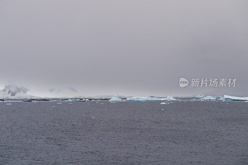 南极鱼岛附近的景观