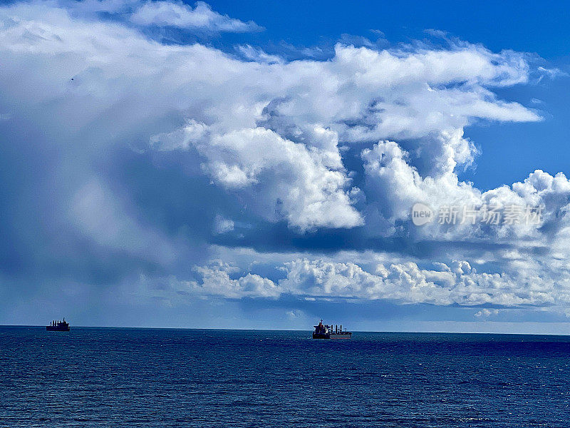 北海布莱斯上空引人注目的云景