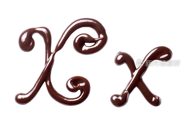 由融化的巧克力制成的拉丁字母的大小字母X，孤立在白色的背景上
