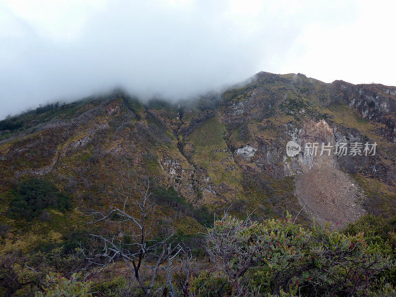 卡瓦莲火山景观照片在黎明