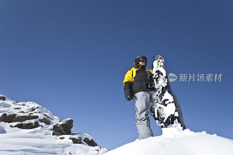 男性滑雪