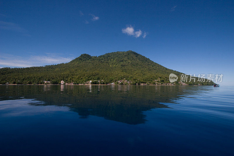 在Bunaken海洋公园潜水的好日子