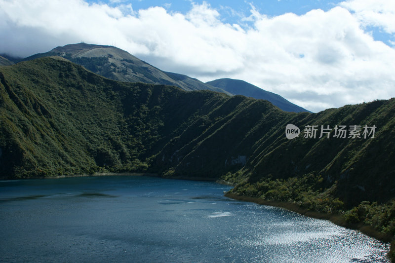 Cuicocha火山口湖