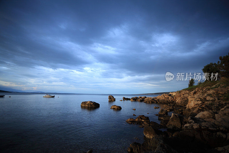 清晨地中海海岸