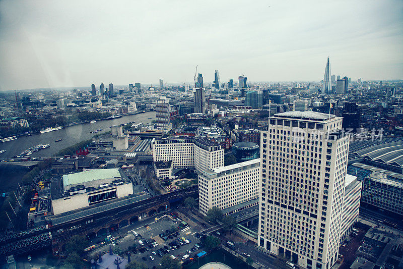 英国伦敦城市鸟瞰图泰晤士河大桥