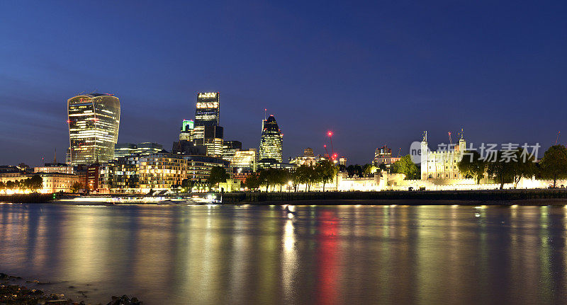 伦敦的夜景和泰晤士河