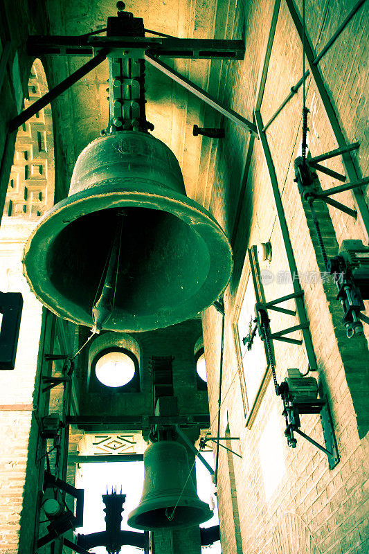 塞维利亚大教堂钟楼上的钟