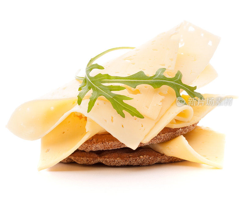 奶酪三明治孤立在白色背景的切口