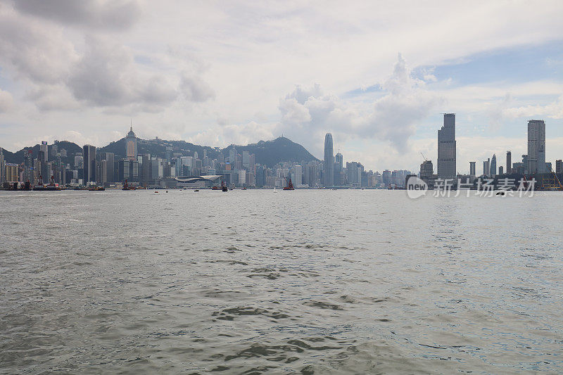 维多利亚港、九龙及香港的渡轮景观