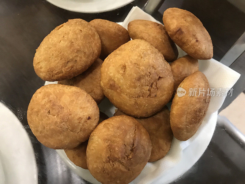 Kachoris，一种很受欢迎的印度小吃