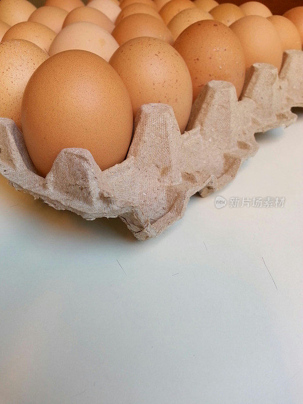 装新鲜鸡蛋的纸箱