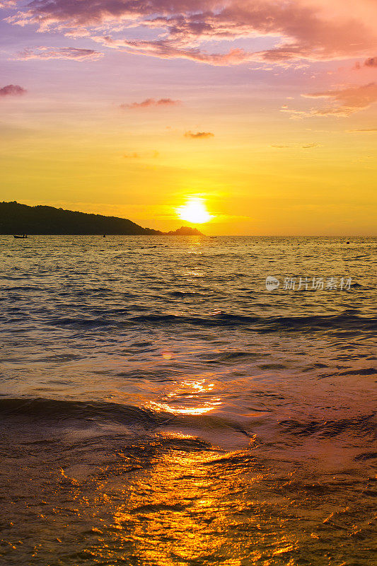 安达曼海上缤纷的夕阳
