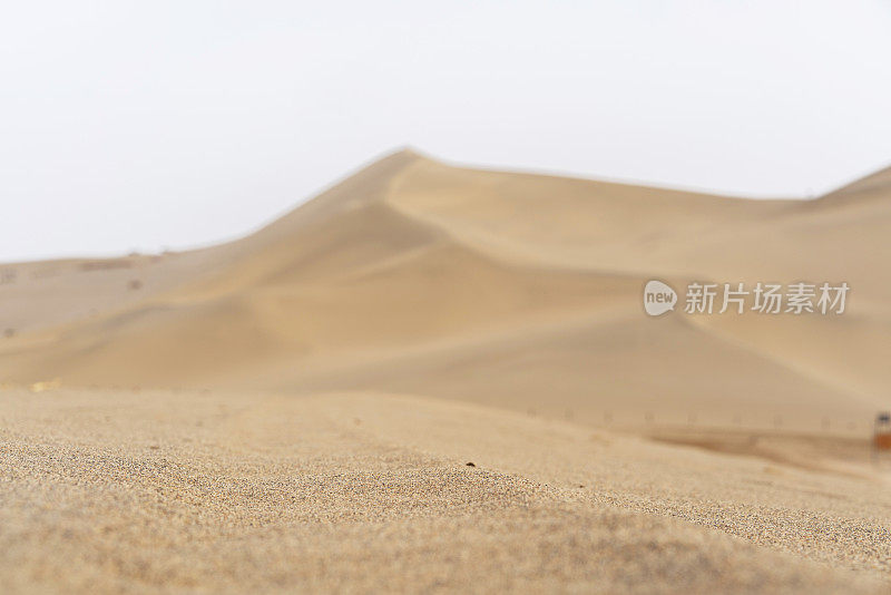 沙漠中的沙山