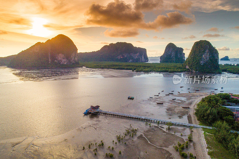 鸟瞰图拍摄热带美丽的海滩海与红树林在泰国南部