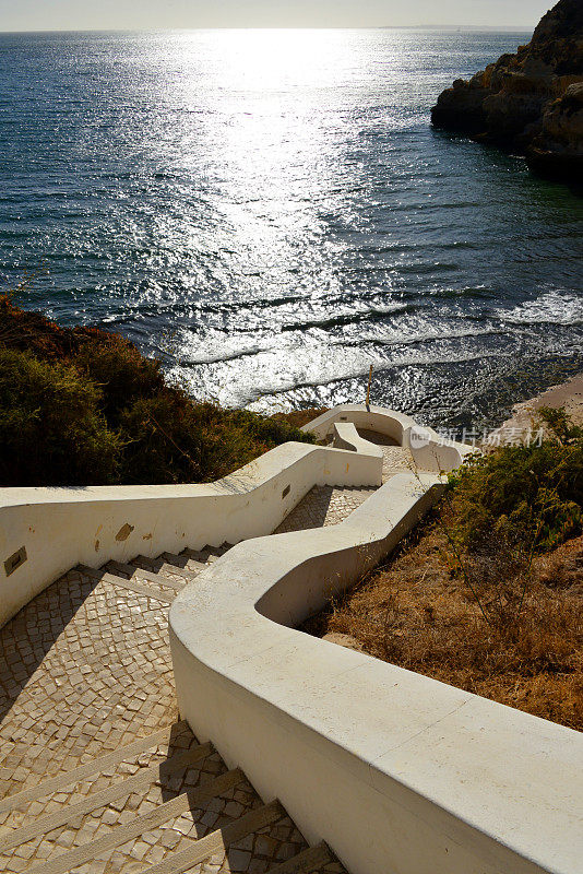 蜿蜒的航线到帕莱索海滩，卡沃埃罗，阿尔加维，葡萄牙