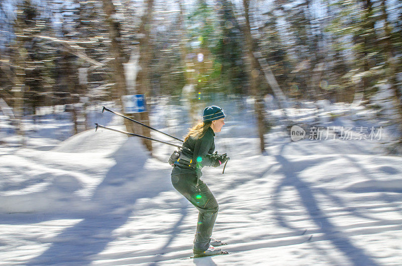 女子越野滑雪的平移