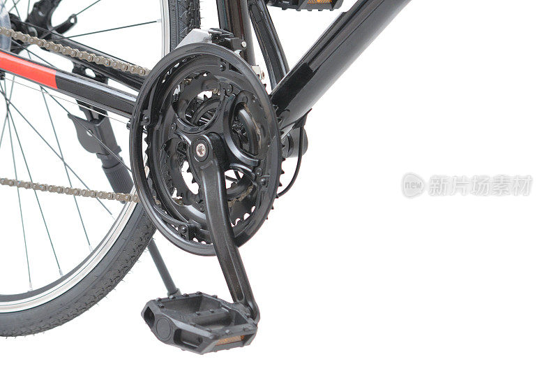 白色背景上的自行车连杆、曲柄架和传动系统
