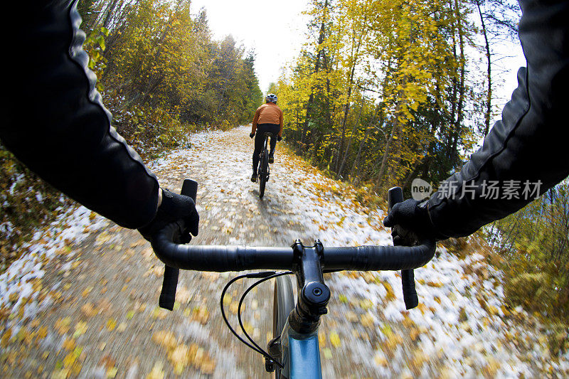 不列颠哥伦比亚省十月砾石自行车骑行