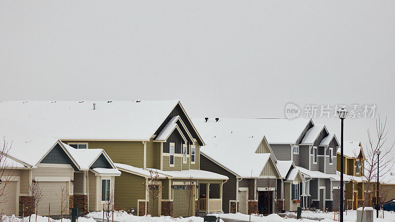 雪景中的住宅