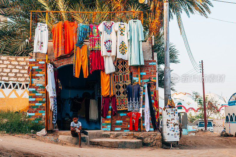 埃及阿斯旺多彩的努比亚市场