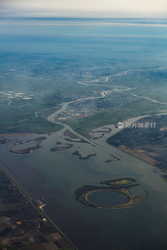 鸟瞰图上的坎本在IJsseldelta地区在Overijssel