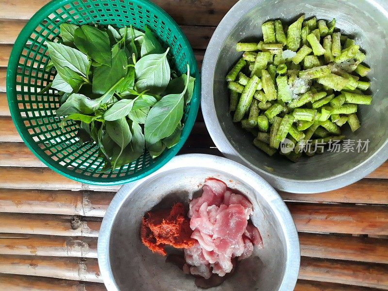 准备烹饪材料炒牛豌豆与肉末辣椒酱-食品准备。